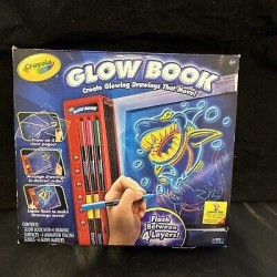 NEW CRAYOLA Glow Book Glowing Animated Art 6 Markers Design Kit Craft Set NIB