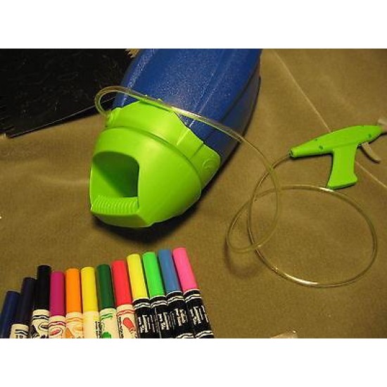 Crayola Marker Airbrush Set Turn Markers Into Spray Art MINT IN BOX