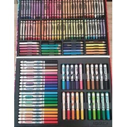 CRAYOLA 124 Piece Crayon Marker Colored Pencil Illustrated Kit Carrying Case Set