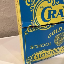 VINTAGE GOLD MEDAL CRAYOLA NO 64 SCHOOL USED CRAYONS 2018 RARE BLUE BOX FREE S/H